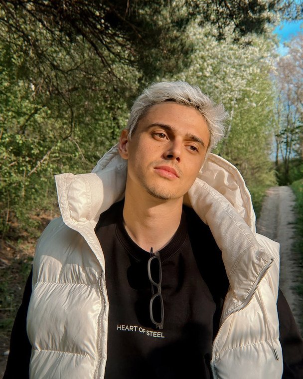 Певец ALEKSEEV заинтриговал новым романом и признался, готов ли к детям: "Мне жаль"
