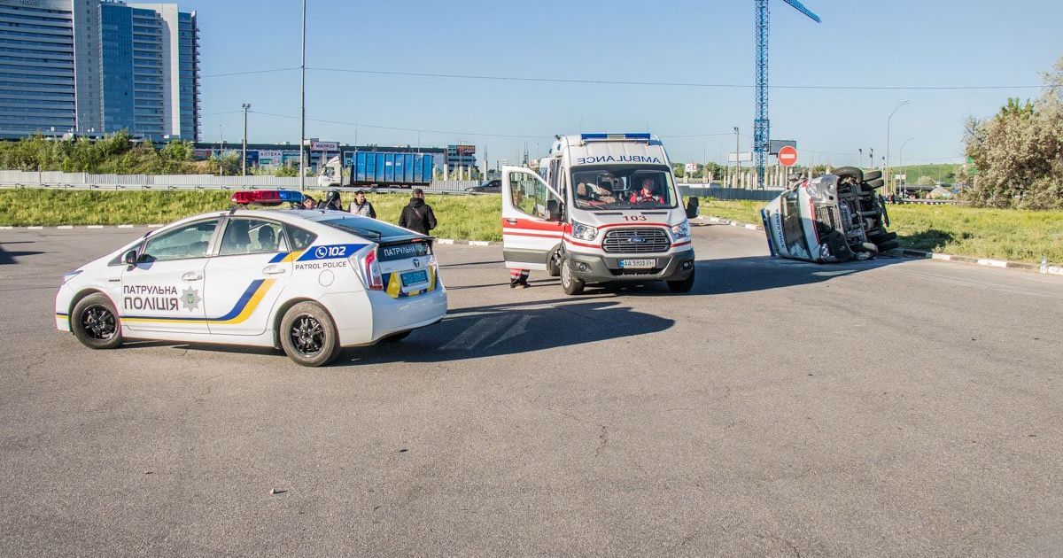 швидка перекинулась_3 / © kiev.informator.ua