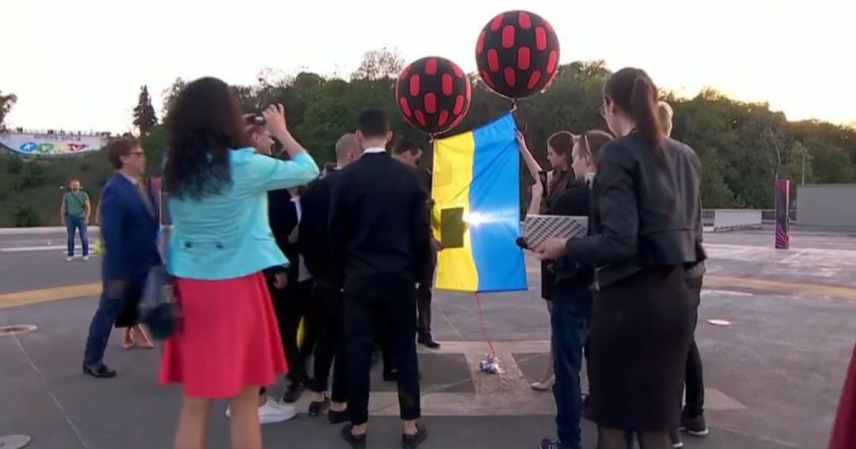 O.Torvald шари-прапори "Євробачення-2017_1 / © UA:Перший