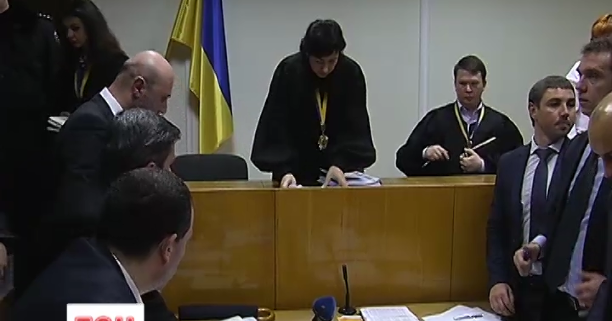 У судах почалася люстраційна перевірка