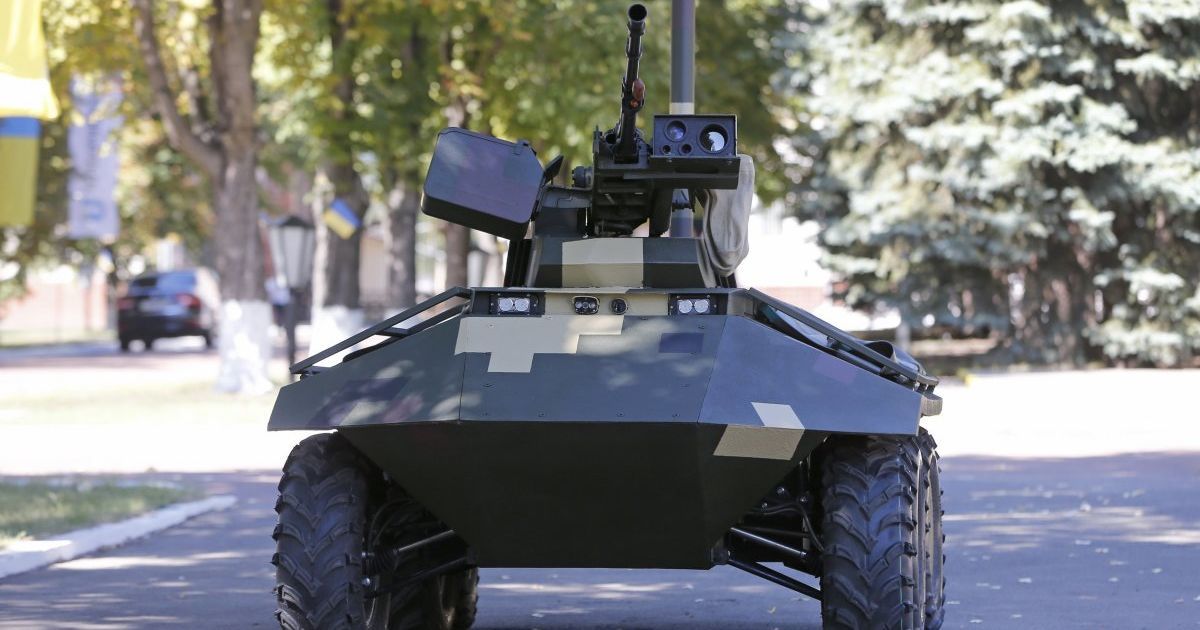 В Украине презентовали беспилотный минибронетранспортер "Фантом". Инфографика