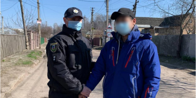 У Київській області чоловік задля розваги розстріляв лелеку та викинув птаха на смітник