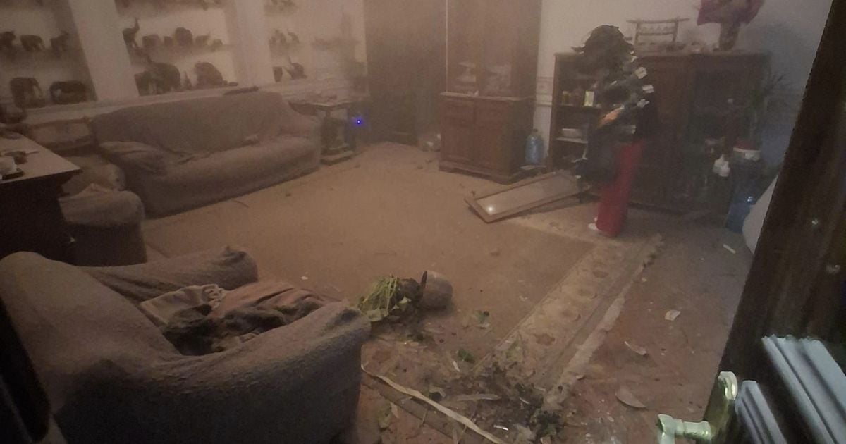 Вечером 14 ноября во время попадания вражеской ракеты в жилой дом в Одессе разрушена квартира политологи Анны Шелест.