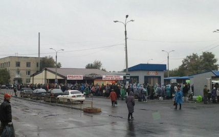 Мэр Артемовска спрогнозировал "социальный взрыв" из-за бешеных очередей на блокпостах