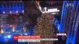 В Нью-Йорке официально открыли главное рождественское дерево города