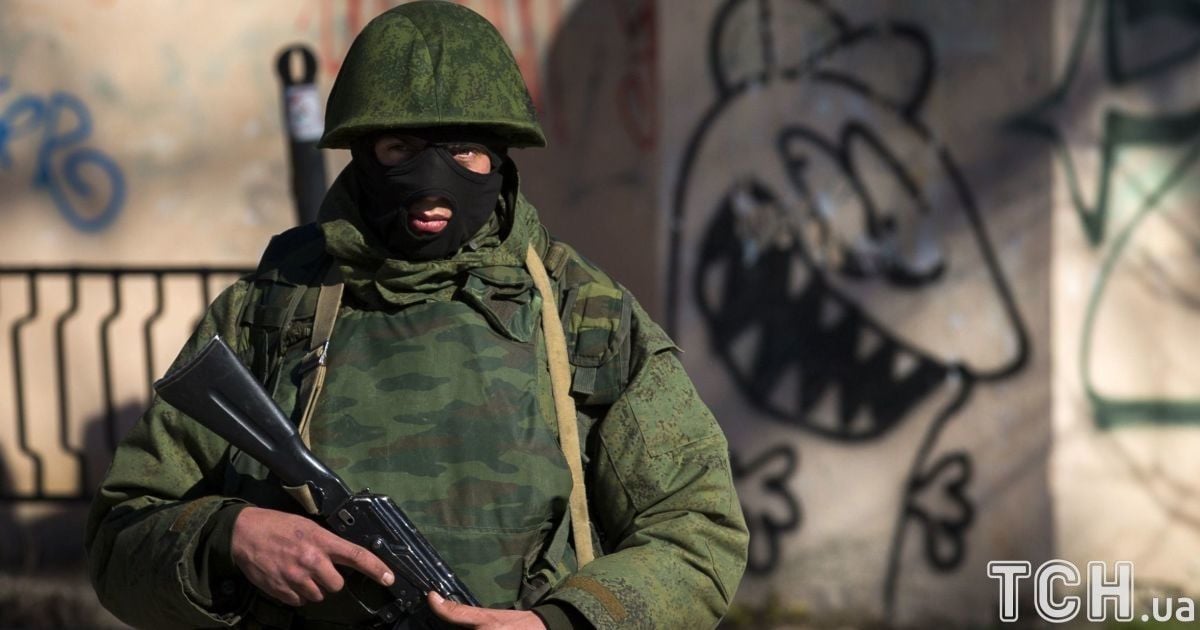 Путін забезпечить житлом колишніх українських військових у Криму, які перейшли на бік Росії