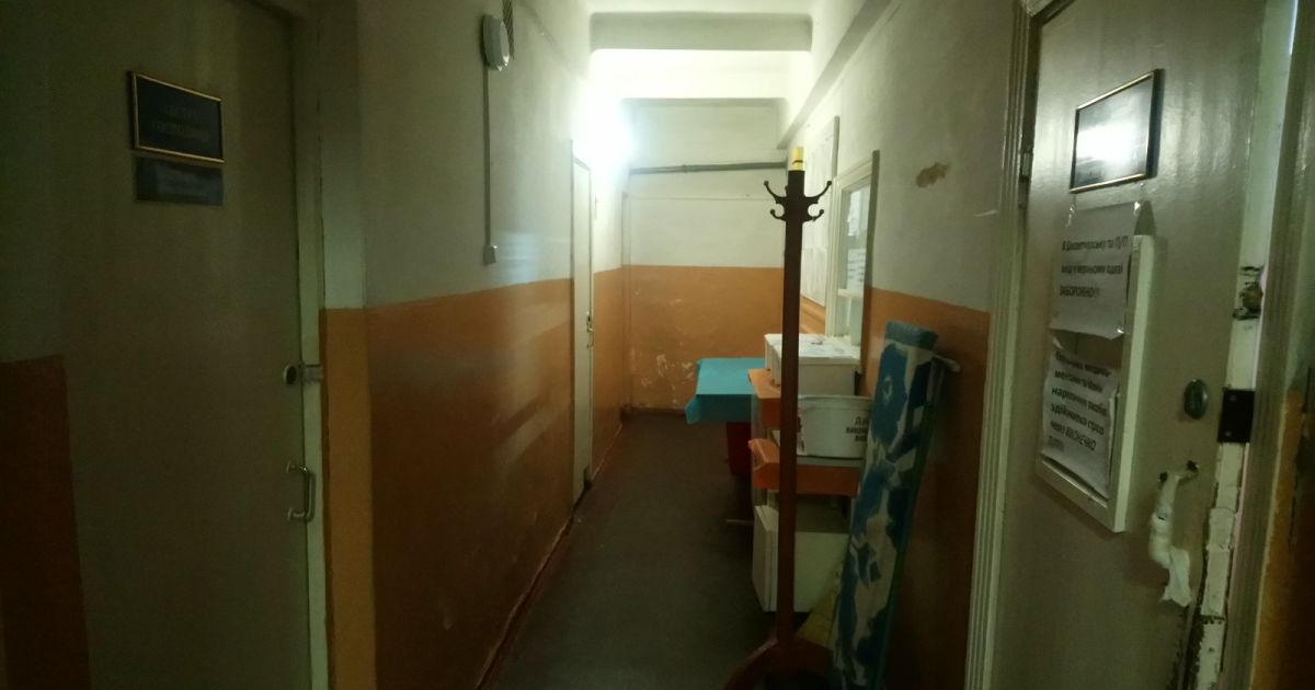 Вспышка коронавируса на станции скорой помощи в Виннице: власть умалчивает, а медики продолжают ездить на вызовы