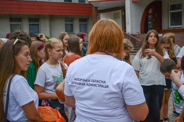 Дітки з супроводом у санаторії “Червона калина”