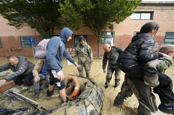 Разрушительное наводнение в Италии: страна идет под воду, есть погибшие 3