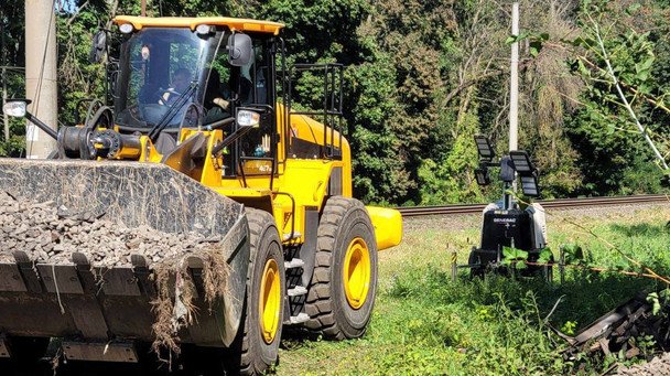 ГСЧС и Укрзализныця ликвидируют последствия взрыва в Киевской области