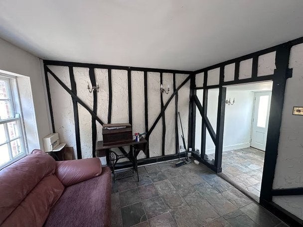 Жінка придбала будинок і пошкодувала про це / © Mirror