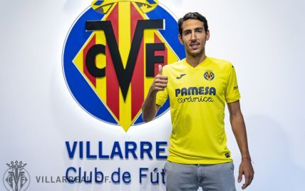 Испанский клуб объявил о трансфере футболиста фотографией дивана