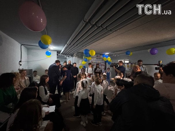 Володимир Зеленський у ліцеї на Київщині. ФОТО: ТСН / © ТСН