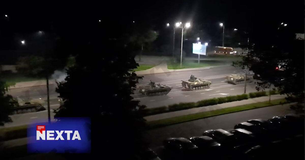 У Білорусі колона військової техніки поїхала в бік кордону