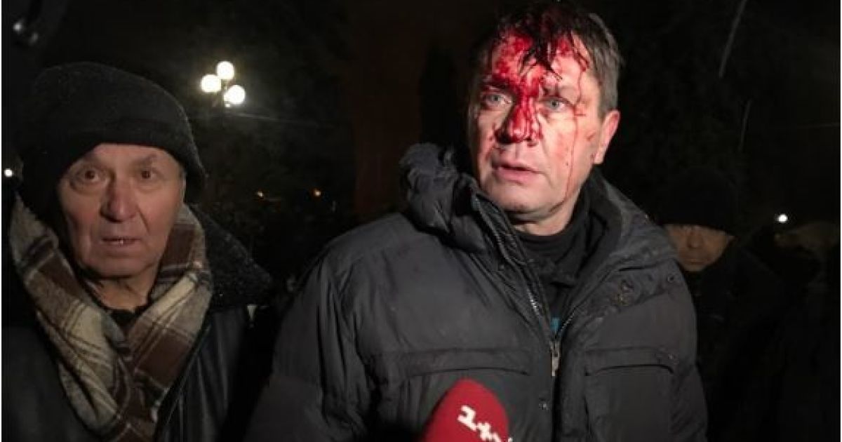 Силовики до рассвета пытались штурмовать палаточный городок возле Рады
