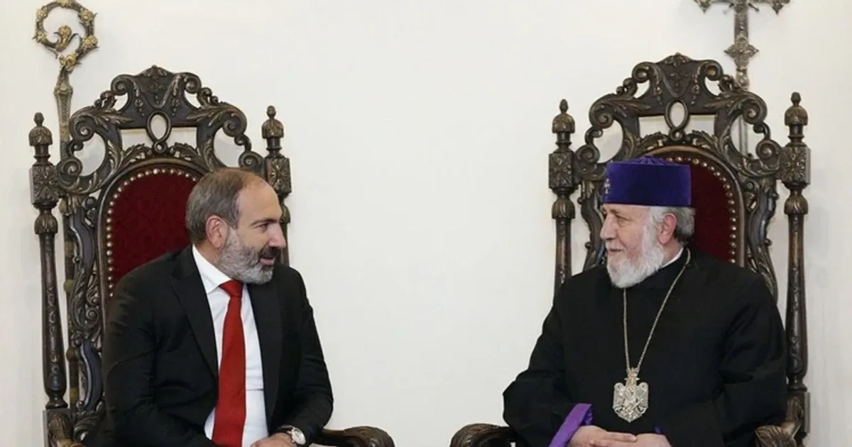 Прем’єр-міністр Нікол Пашинян і Католікос Гарегін II. Фото oc-media