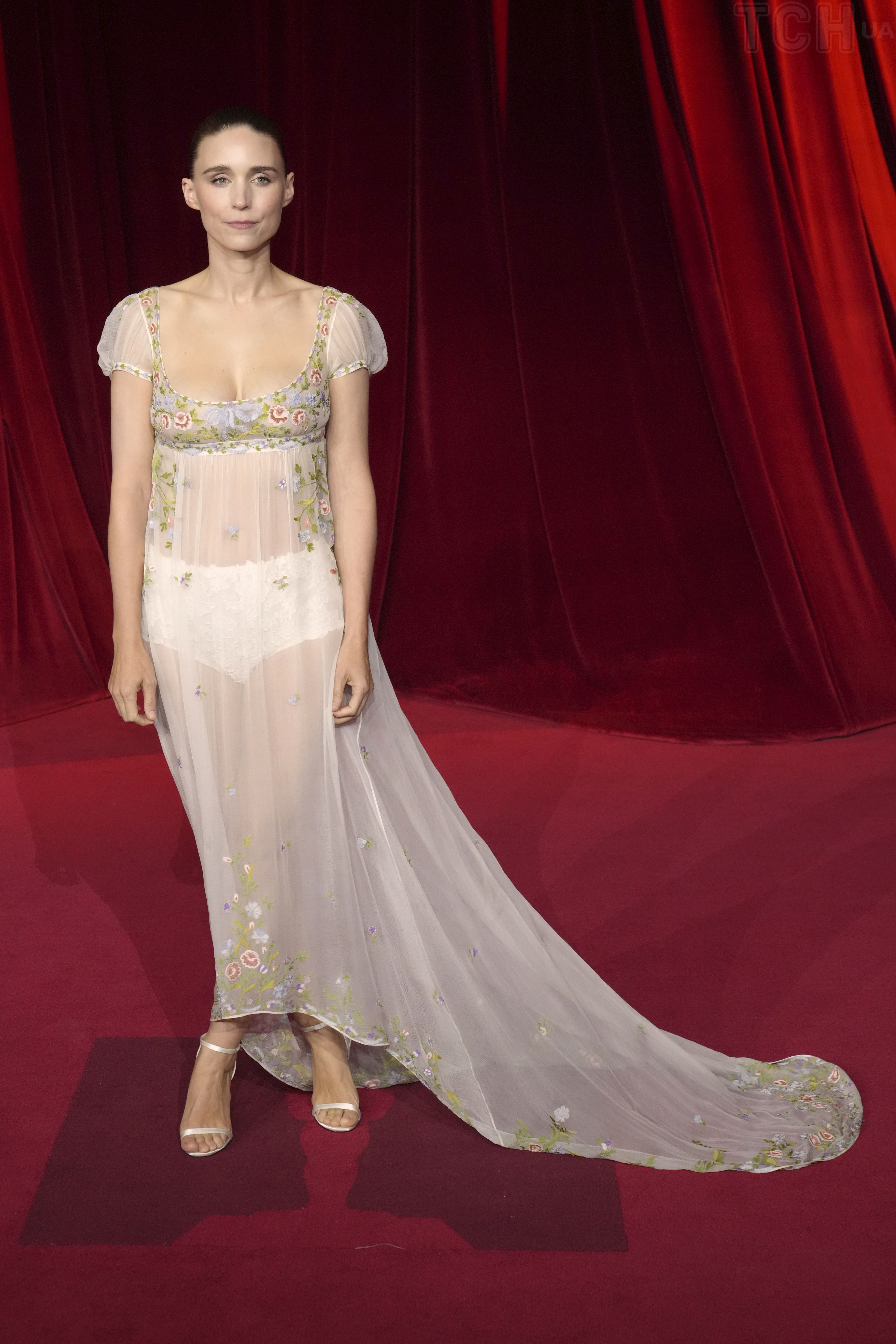 Rus styuardessalari bilan porno tomosha qiling