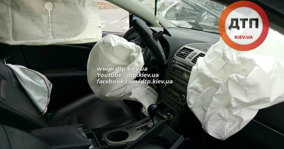 На одній із київських вулиць сталася друга моторошна ДТП за тиждень / © facebook/dtp.kiev.ua