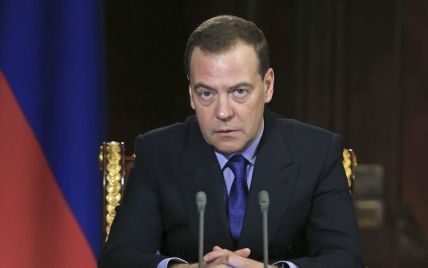 Медведев убеждает, что РФ готова обсудить с Украиной "газовый вопрос" после выборов в Раду
