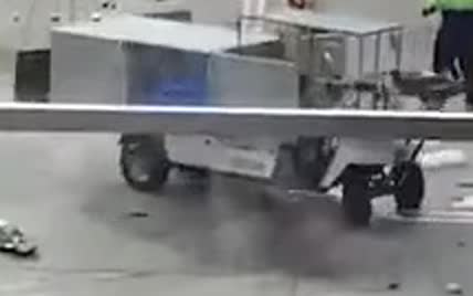 "Обезумевший" беспилотник переполошил аэропорт в Чикаго. Видео