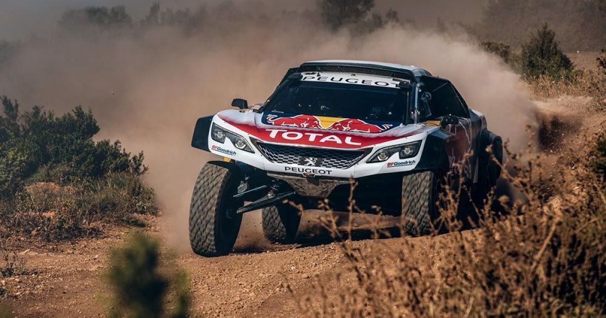 Peugeot показал новый болид для ралли "Дакар-2018"