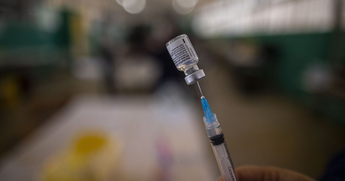 Що відомо про вакцину Pfizer: як діє, ефективність і побічні реакції