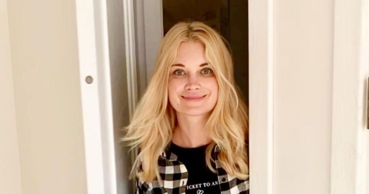 Лідія Таран з віником у руці показала свою квартиру після ремонту