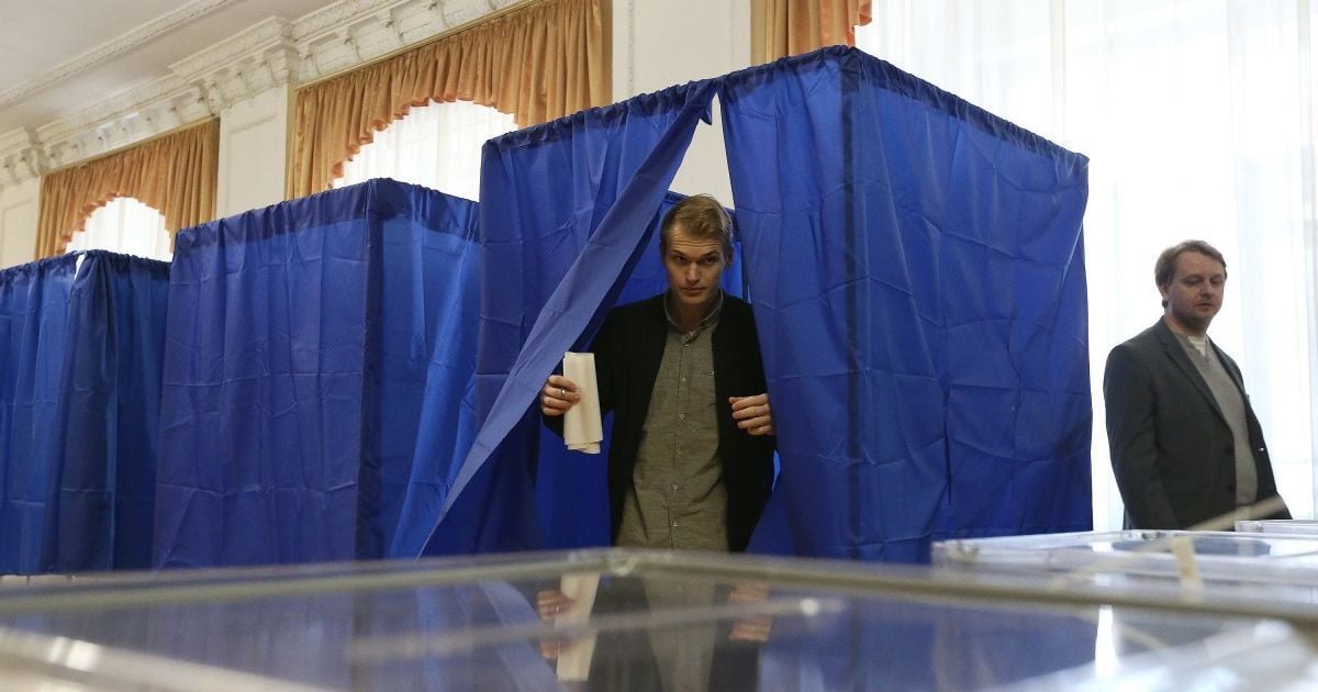 В Европарламенте назвали недостатки первого тура выборов президента Украины