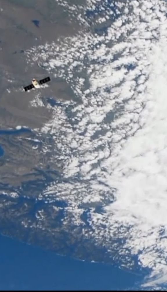 NASA опубликовало уникальные кадры полета космического корабля Dragon