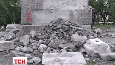 Неудачей закончилась третья попытка снести памятник чекистам