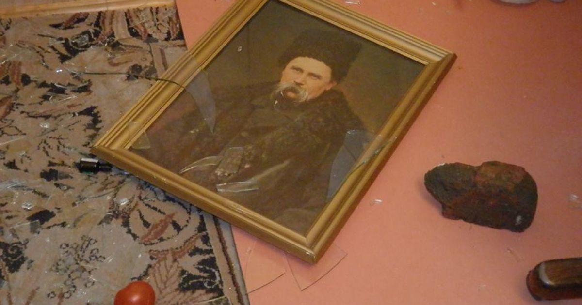 У нападі на українське консульство помітили слід російського спецназу