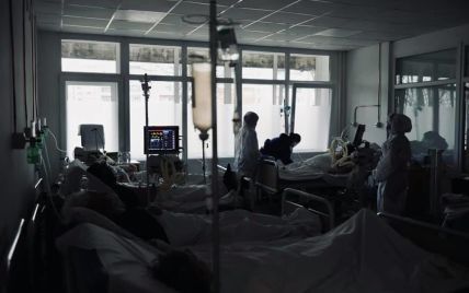 "Ситуація надважка": у Львівській лікарні швидкої допомоги не вистачає місць для хворих на COVID-19