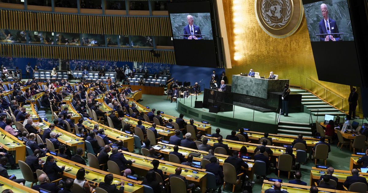 Генасамблея ООН вимагає від Росії припинити війну в Україні