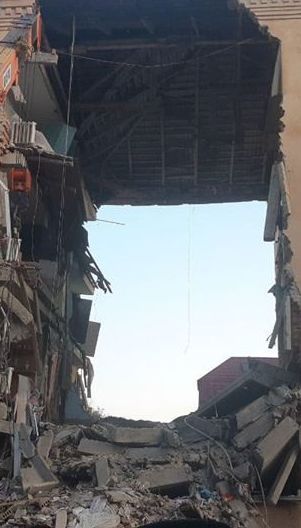 Нічний вибух у житловому будинку Дрогобича: рятувальники витягли з-під завалів двох загиблих