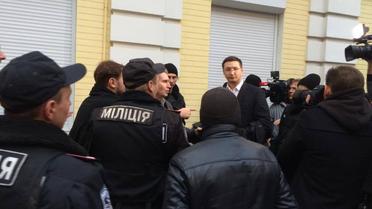 Суд над Корбаном закончился дракой, вызовом скорой и скандальной SMS-кой / © Фото Валерии Ковалинской/ТСН