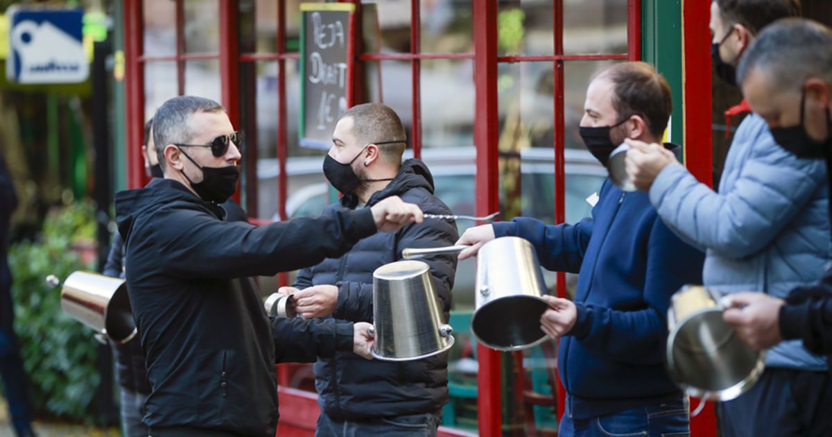 "Прохання вмирати вдома, синіючи": лікар-анестезіолог звернувся до "ковідних атеїстів"