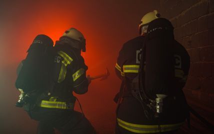 Густий дим валив з вікна: у Львові жінка вчаділа у власній квартирі