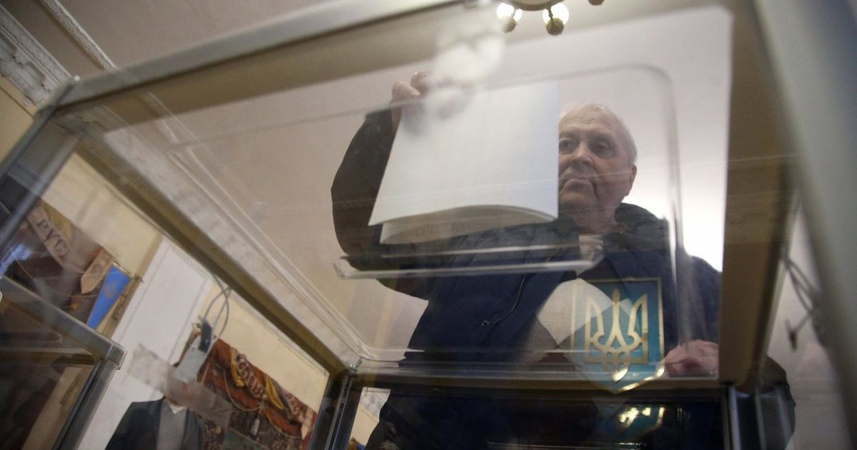 вибори, українці голосують у Києві_12 / © УНІАН