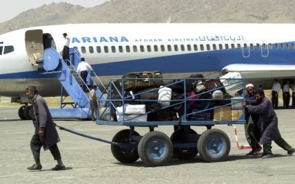В Афганистане разбился самолет с более чем 80 пассажирами на борту