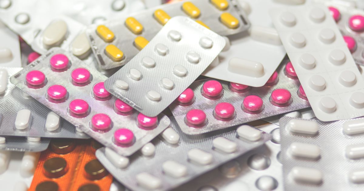 Продаж ліків від коронавірусу в українських аптеках: МОЗ попередило про шахраїв