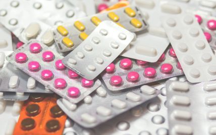 Продажа лекарств от коронавируса в украинских аптеках: Минздрав предупредил о мошенниках