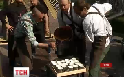 Сотни сортов ароматного кофе можно с сегодняшнего дня попробовать во Львове