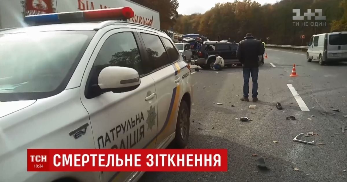 У Львові фуру занесло на джип: загинула людина