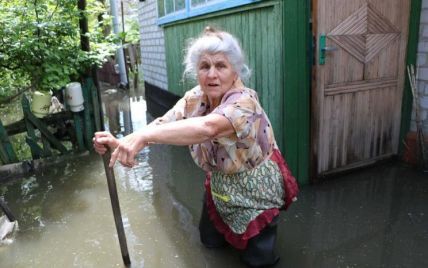 В Днепропетровской области и Херсоне непогода наделала беды: что случилось