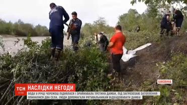 Села під загрозою затоплення: вода у річці Черемош зруйнувала третину дамби