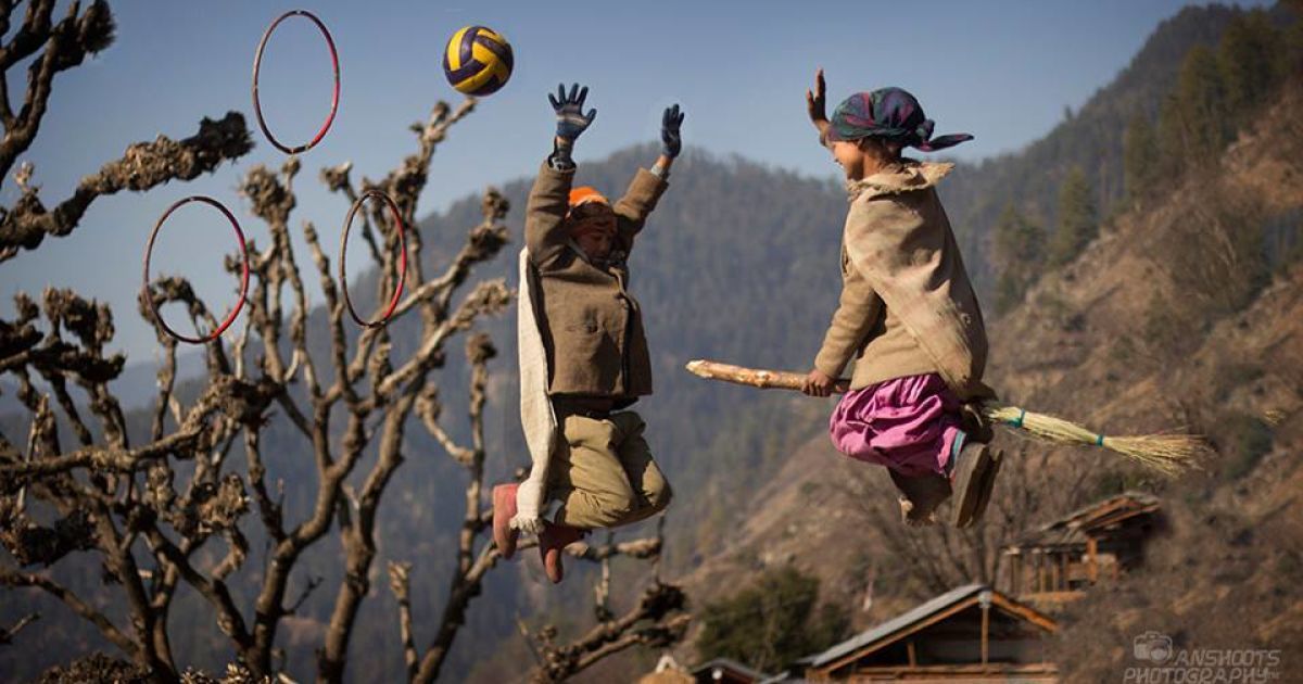 Учитель превратил школьников в магов. / © Facebook/Anshoots-Photography