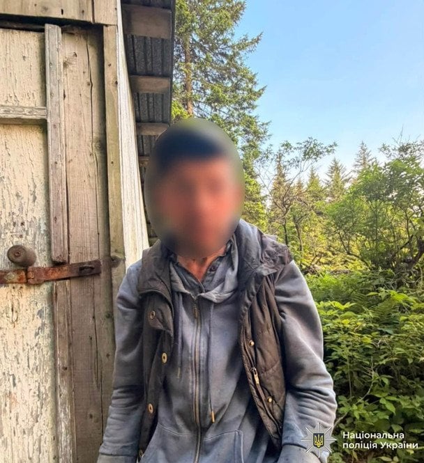 Подозреваемый в убийстве на месте преступления