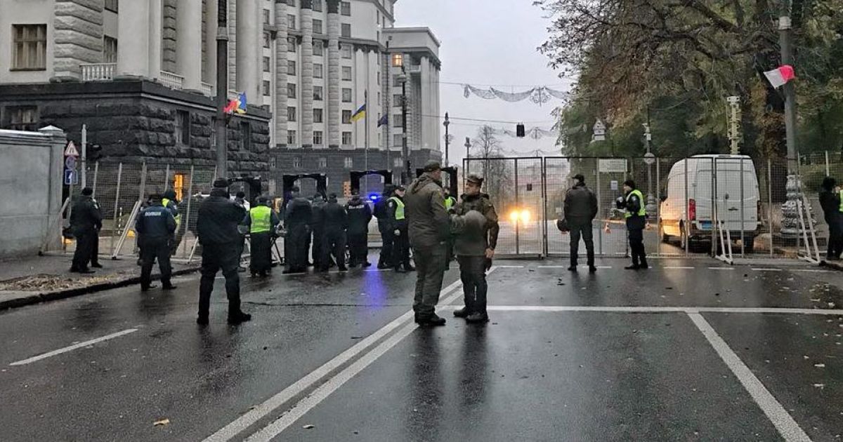 В МВД объяснили, почему были установлены рамки в правительственном квартале и непосредственно под ВР 