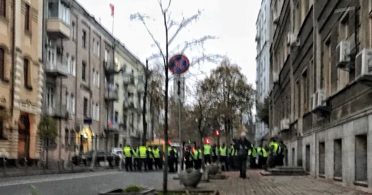 силовики в урядовому кварталі_2 / © facebook/Мустафа Найем