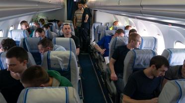 Українські полонені літять додому, звільнення полонених_2 / © Офіс президента України